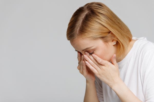 nezdravljena bolezen suhih oči lahko povzroči velike težave